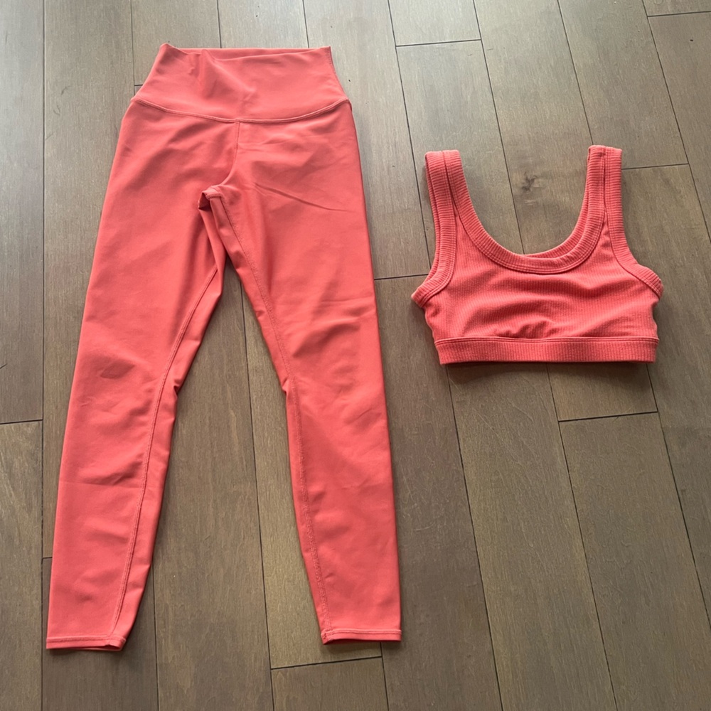 ALO Yoga 7/8 High Waist Airlift Leggings XS Strawberry PLUS Bonus - Wellness Bra